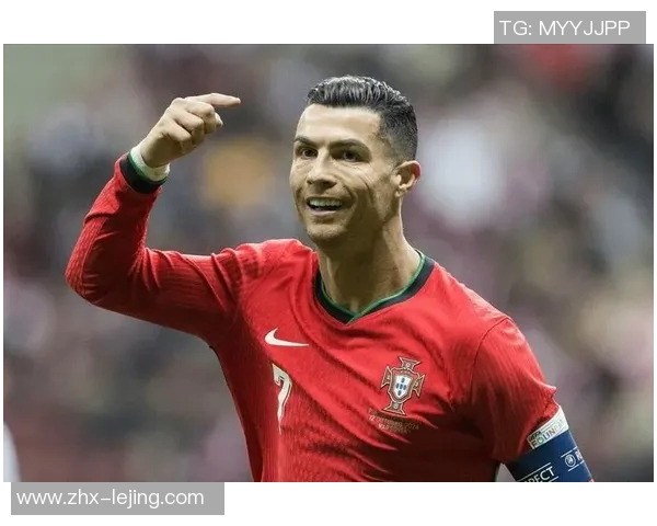 C罗花式足球技艺展示与个人魅力的完美结合解析 C罗花式足球技艺展示与个人魅力的完美结合解析